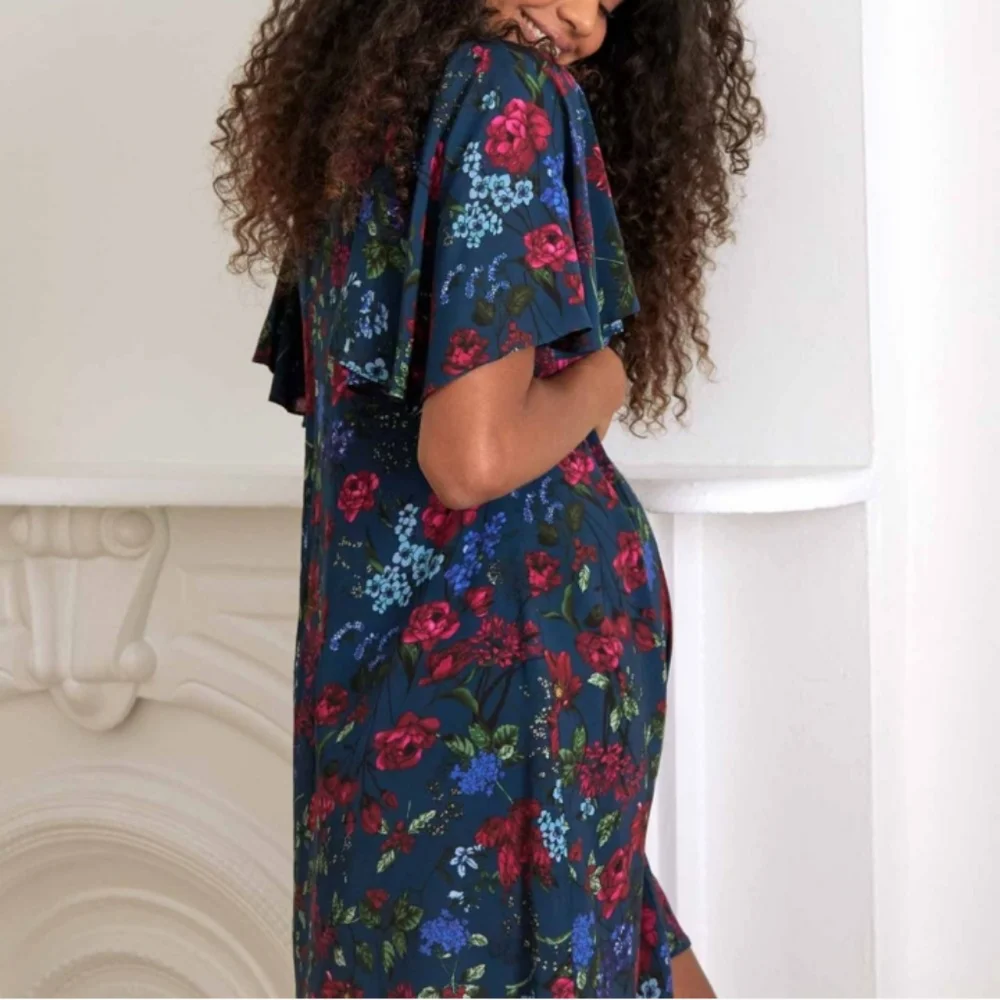 hatch the grace maternity dress in blue queen floral